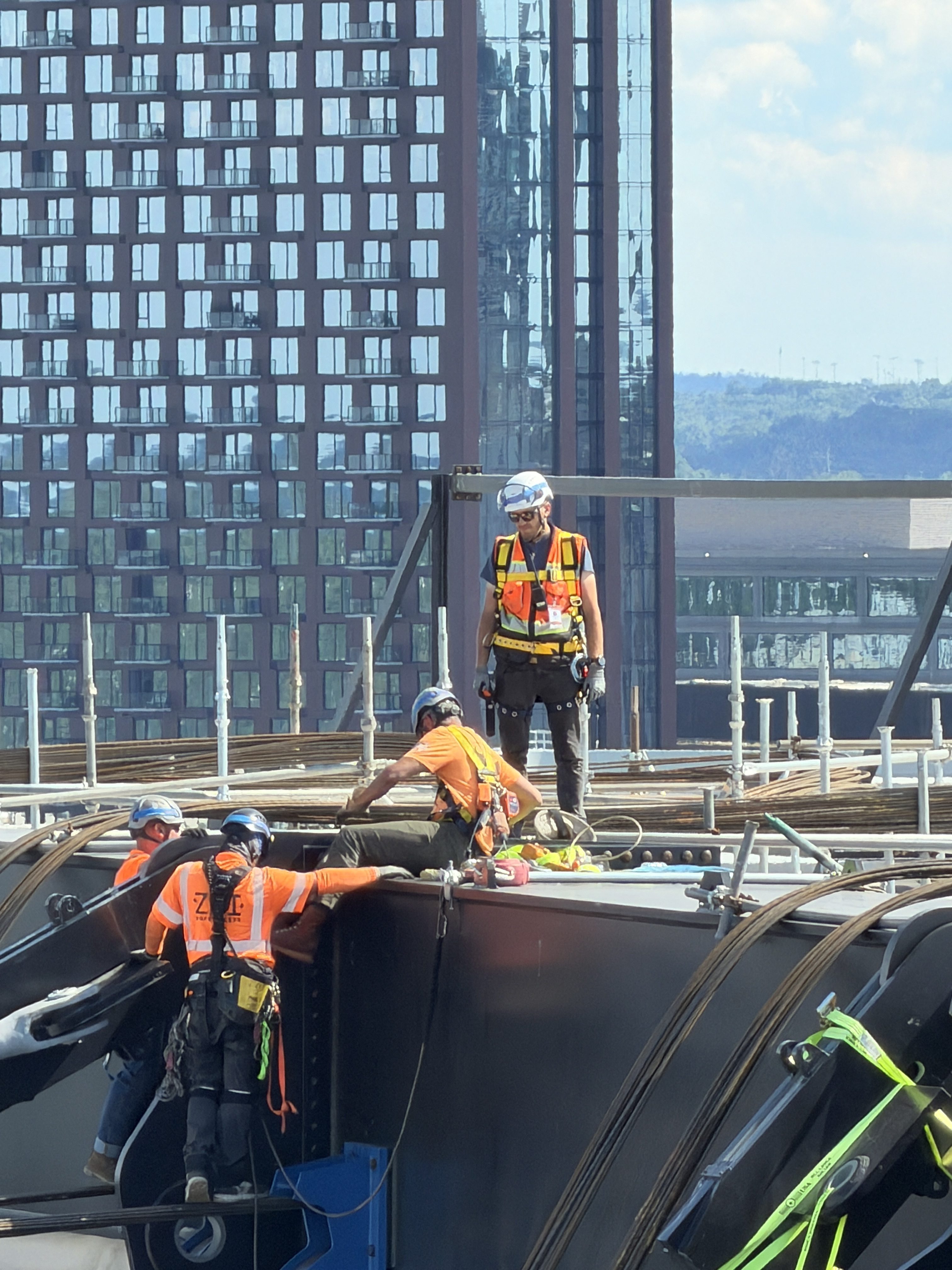 Fall protection and elevated construction work on a large industrial construction project.